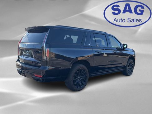 Used 2023 Cadillac Escalade ESV Sport Platinum w/ LPO, ONYX Package image 3