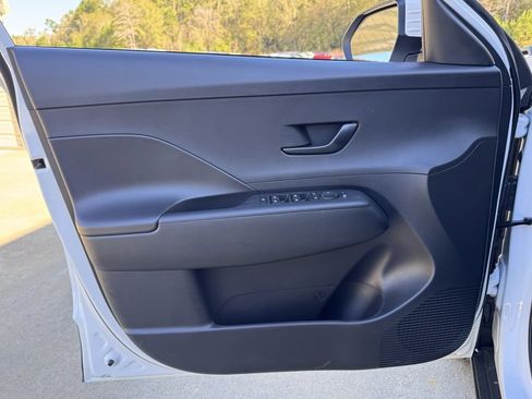 New 2026 Hyundai Kona SE image 19