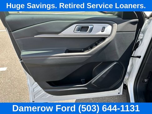 Used 2026 Ford Explorer Active AWD/4WD image 11