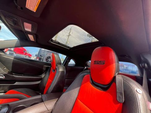 Used 2010 Chevrolet Camaro SS image 8