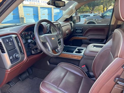Used 2018 Chevrolet Silverado 1500 High Country RWD image 7