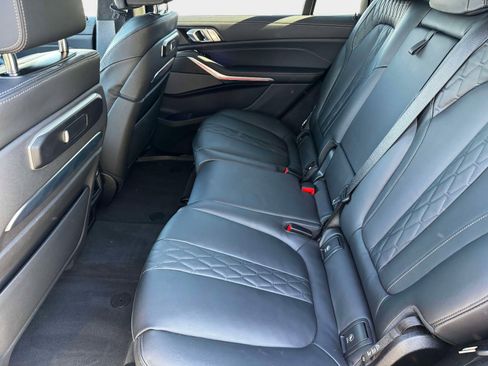 Used 2026 BMW X7 M60i image 32