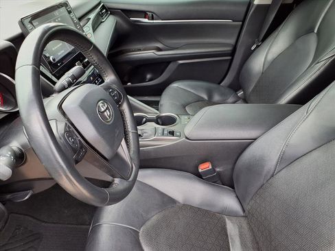 Used 2022 Toyota Camry XSE image 16