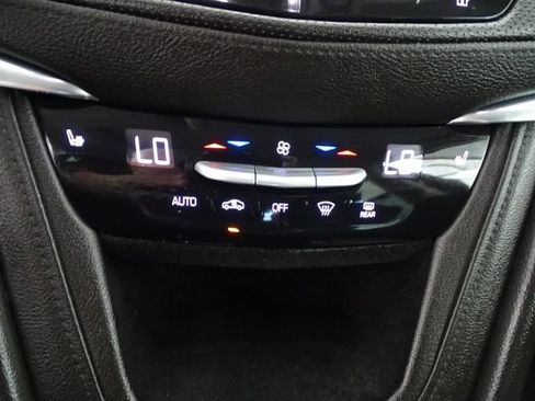 Used 2018 Cadillac XT5 Luxury w/ Driver Awareness Package AWD/4WD image 12