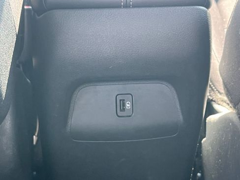 Used 2025 Nissan Sentra SV image 22