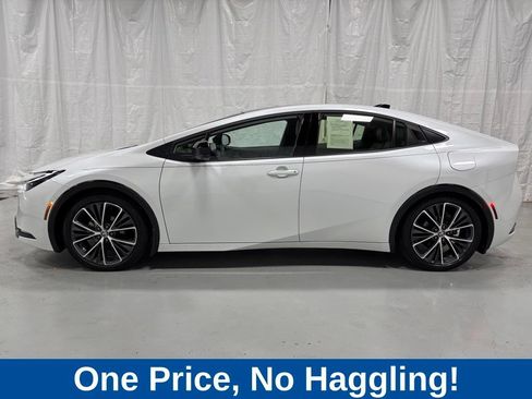Used 2024 Toyota Prius Limited w/ Limited Premium Package FWD image 4