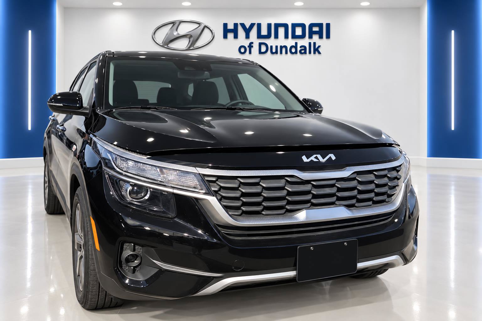 Used 2023 Kia Seltos LX AWD/4WD image 2