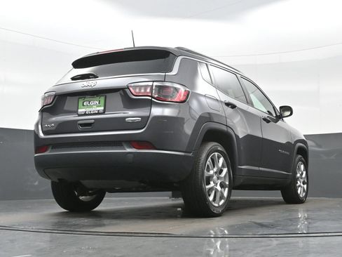 Used 2024 Jeep Compass Latitude AWD/4WD image 31
