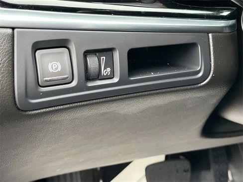 Certified 2024 Cadillac XT6 Luxury w/ LPO, Floor Liner Package image 9