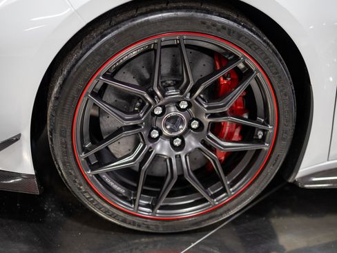 Used 2023 Chevrolet Corvette Z06 w/ Z07 Performance Package RWD image 31