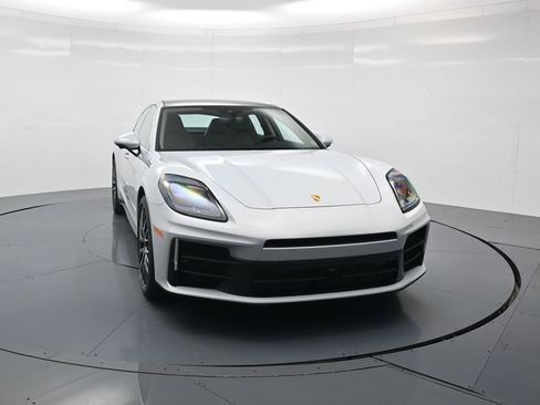 Used 2026 Porsche Panamera image 33