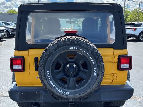 Used 2019 Jeep Wrangler Sport AWD/4WD image 5