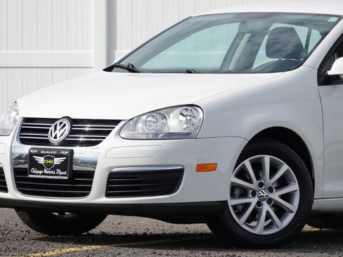 Used 2010 Volkswagen Jetta Limited Edition FWD image 10