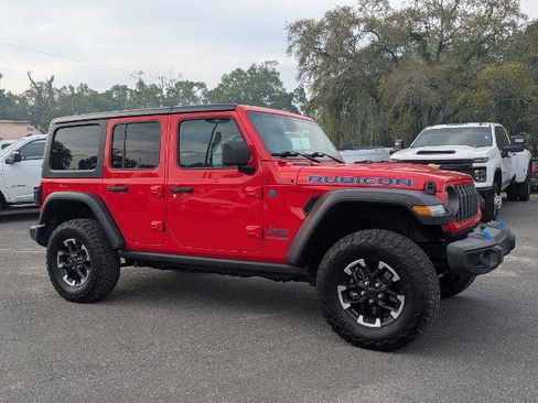 Used 2025 Jeep Wrangler Unlimited Rubicon 4xe w/ Safety Group AWD/4WD image 2