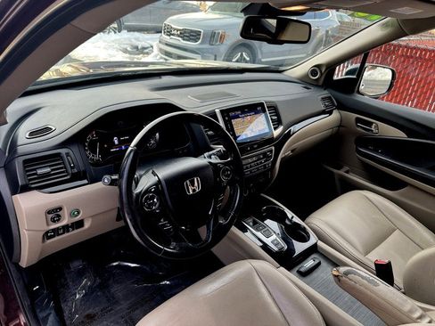 Used 2016 Honda Pilot Touring image 16