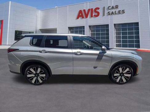 Used 2025 Mitsubishi Outlander SE AWD/4WD image 5