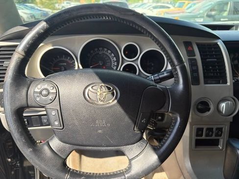 Used 2008 Toyota Tundra 4x4 CrewMax image 10
