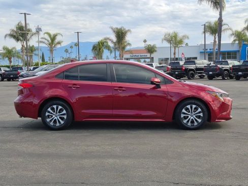 Used 2022 Toyota Corolla LE image 4