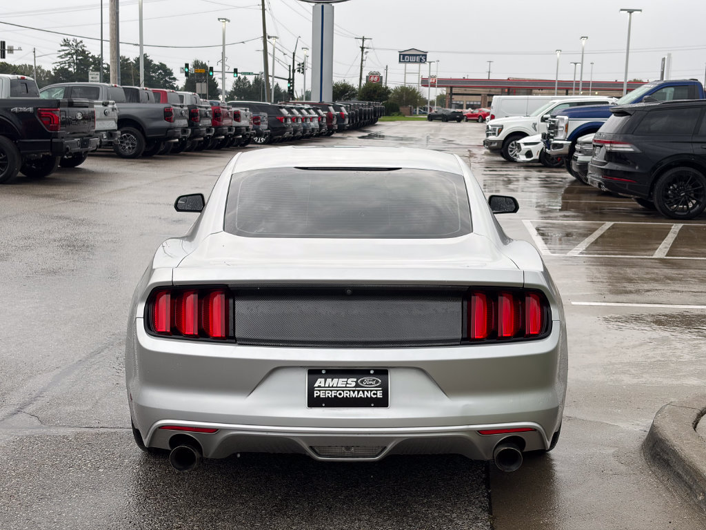 Used 2017 Ford Mustang Coupe RWD image 5