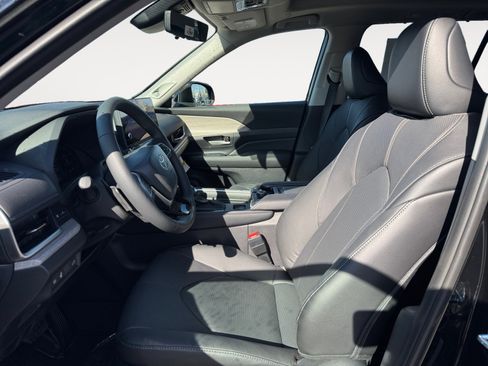 New 2026 Toyota Grand Highlander AWD image 12