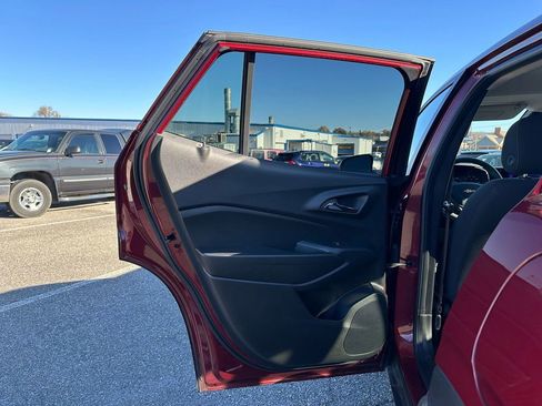 Used 2024 Chevrolet Trax LS image 10