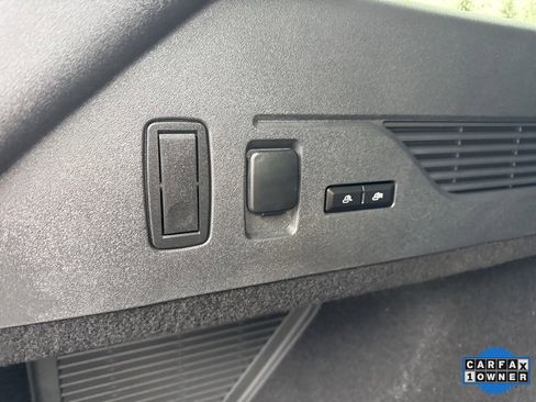 Used 2024 Lincoln Nautilus Reserve image 16