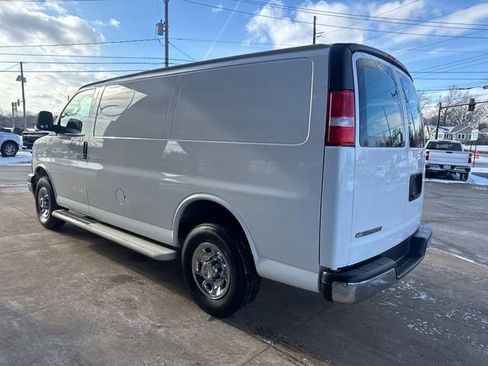 Used 2024 Chevrolet Express 2500 Work Van image 7