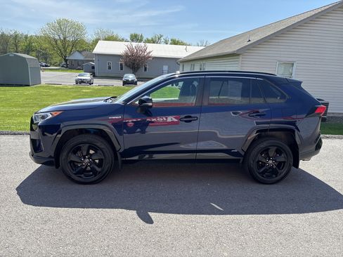 Used 2020 Toyota RAV4 XSE w/ All Weather Liner Package AWD/4WD image 7