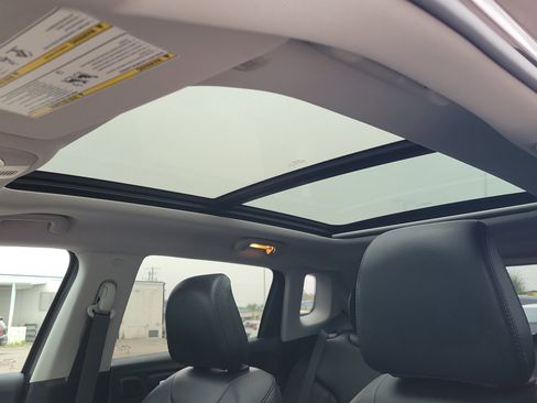 Used 2022 Jeep Compass Latitude w/ Sun and Sound Group image 36