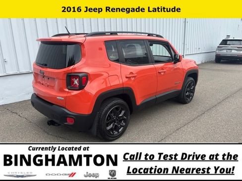 Used 2016 Jeep Renegade Latitude AWD/4WD image 6
