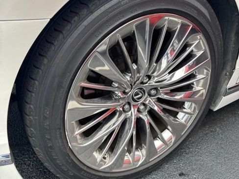 Used 2020 Lexus LS 500 w/ Interior Upgrade Package RWD image 5