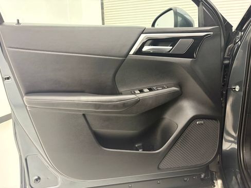 Used 2025 Mitsubishi Outlander SE FWD image 25
