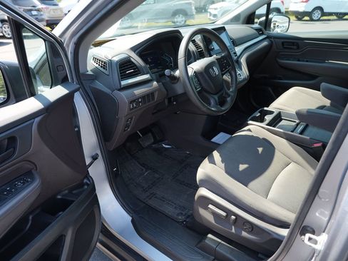 Used 2024 Honda Odyssey EX image 13