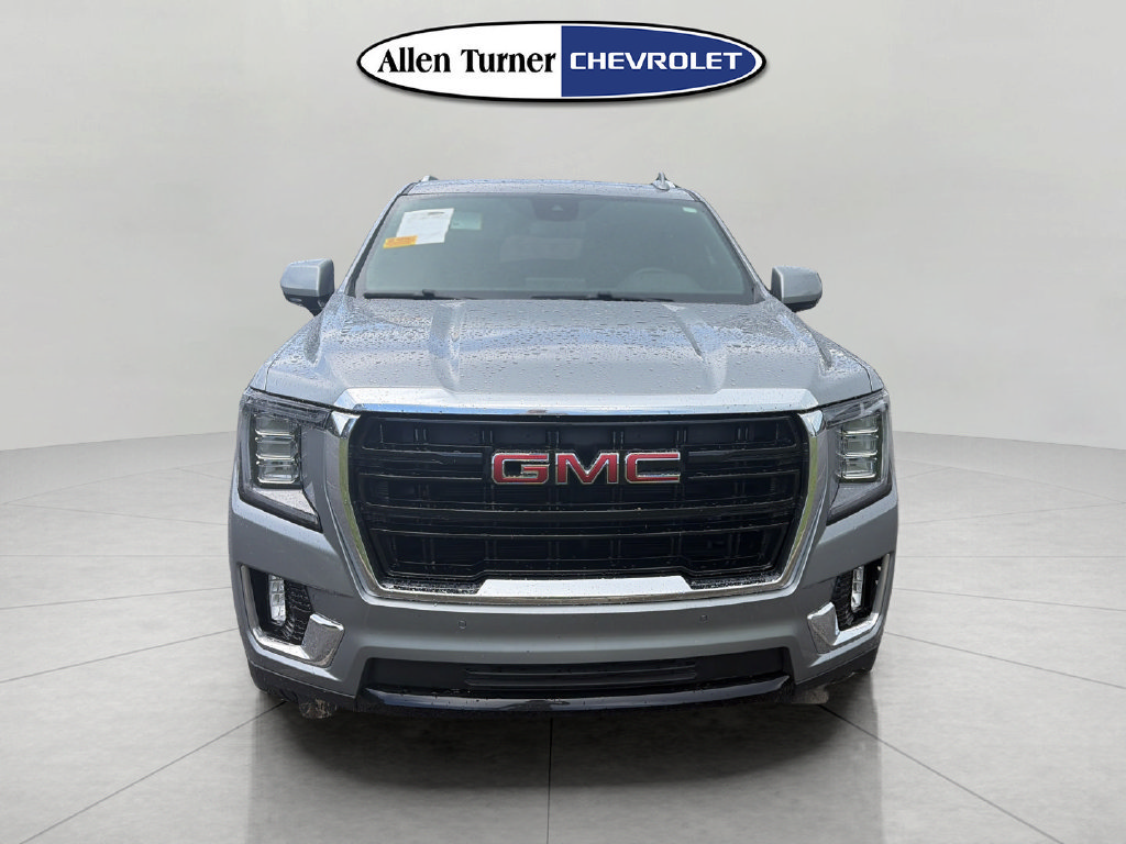Used 2023 GMC Yukon XL SLE w/ Gmc Pro Safety Plus Package RWD image 3