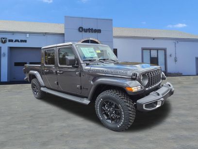 New 2025 Jeep Gladiator Sport