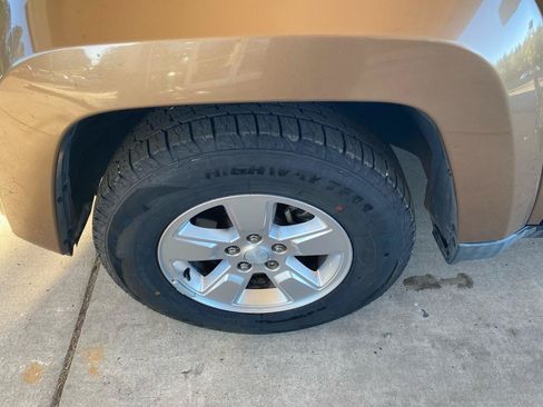 Used 2012 Jeep Liberty Sport w/ Popular Equipment Group RWD image 18