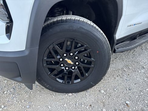 Used 2024 Chevrolet Silverado EV W/T image 13