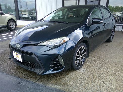 Used 2018 Toyota Corolla XSE FWD image 1