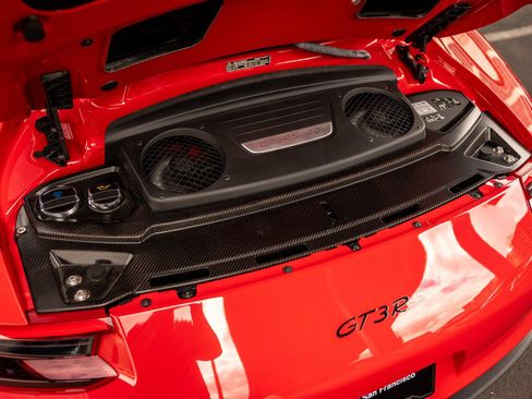 Certified 2019 Porsche 911 GT3 RS RWD image 40