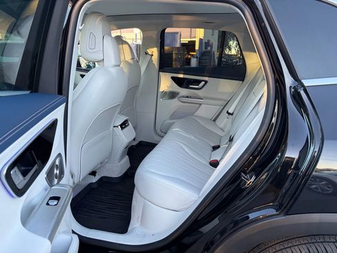 Used 2023 Mercedes-Benz EQE 500 4MATIC SUV image 11
