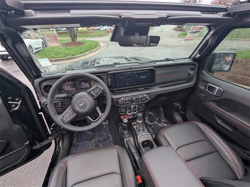 Used 2026 Jeep Wrangler Unlimited Rubicon w/ Technology Group image 13
