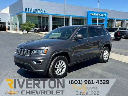 Used 2019 Jeep Grand Cherokee Laredo AWD/4WD image 1