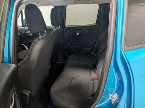 Used 2019 Jeep Renegade Latitude AWD/4WD image 22