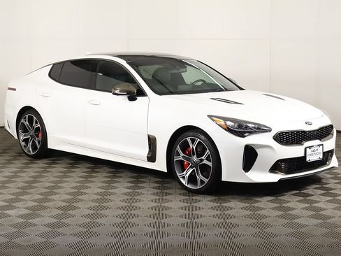 Used 2019 Kia Stinger GT2 AWD/4WD image 2