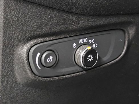 Used 2023 Chevrolet Equinox LT image 31