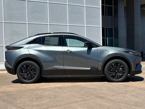 New 2026 Toyota C-HR AWD/4WD image 3