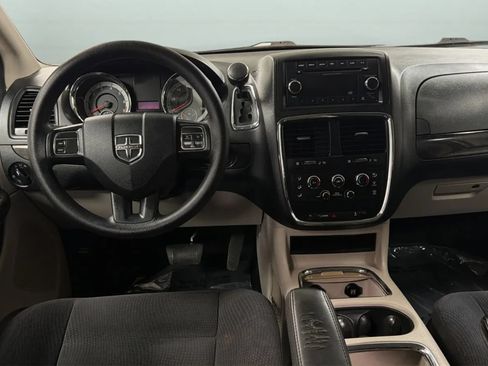 Used 2014 Dodge Grand Caravan SXT FWD image 10