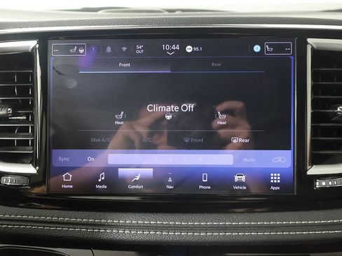 Used 2024 Chrysler Pacifica Limited FWD image 47