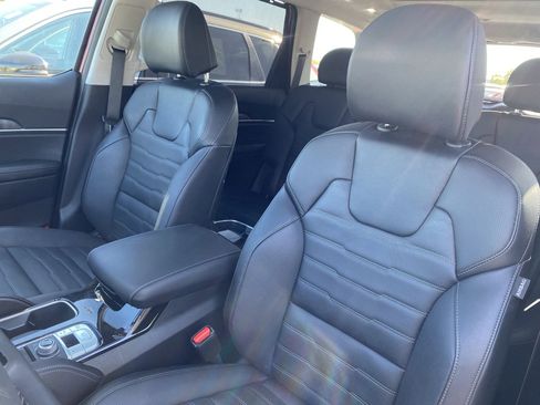 Used 2024 Kia Telluride SX Prestige image 10
