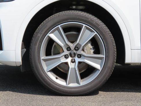 Used 2025 Audi Q5 2.0T Premium AWD/4WD image 17